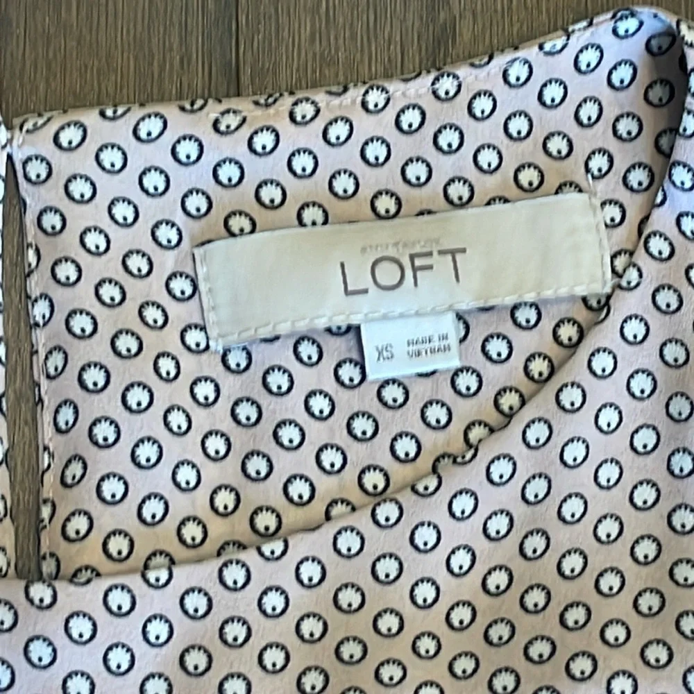 LOFT Pink Patterned Ruffle Shell - Size XS - Picture 6 of 8